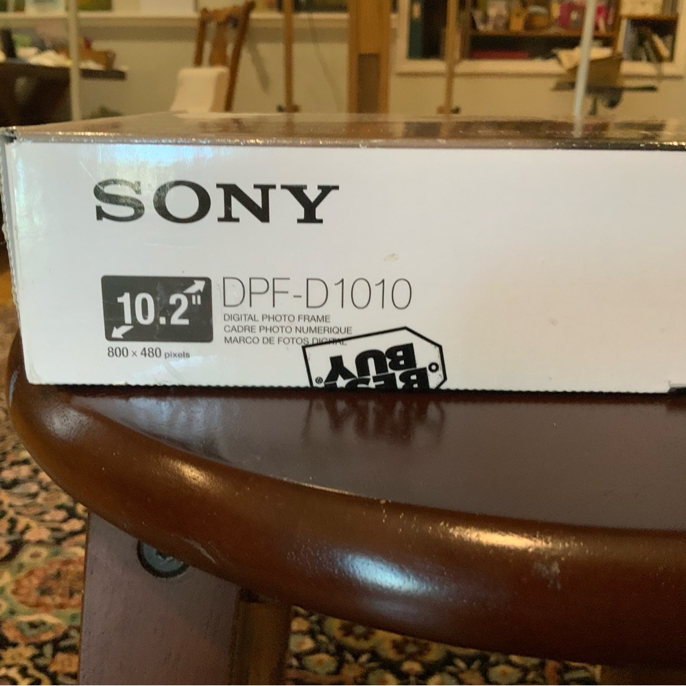 Digital 10” Photo Frame - Sony - Picture 2 of 9